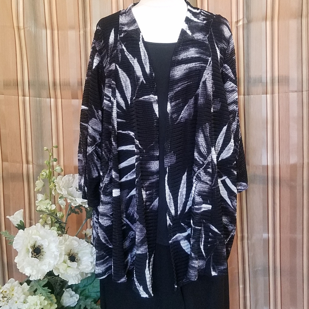 👀 Long Tunic Jacket with Leaf Print❣